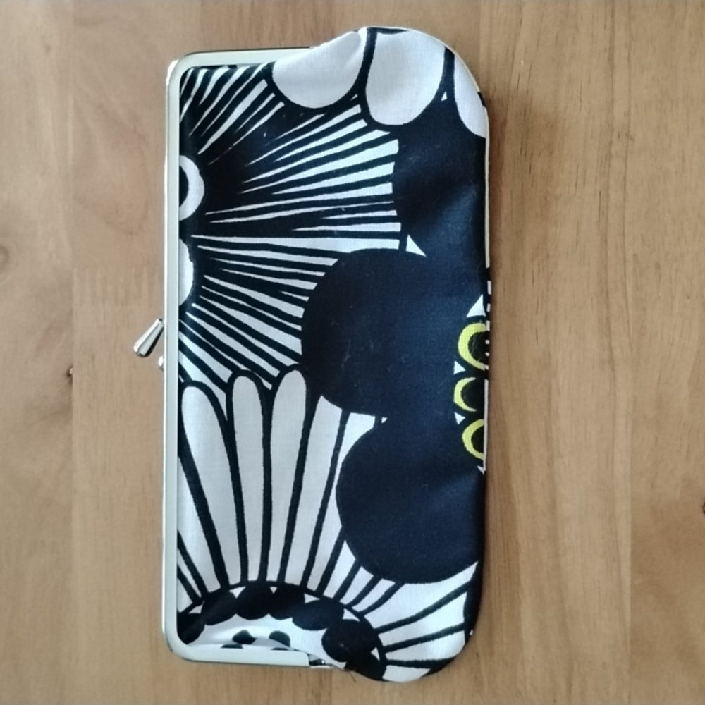 Marimekko Clasp Purse - Picture 3 of 8